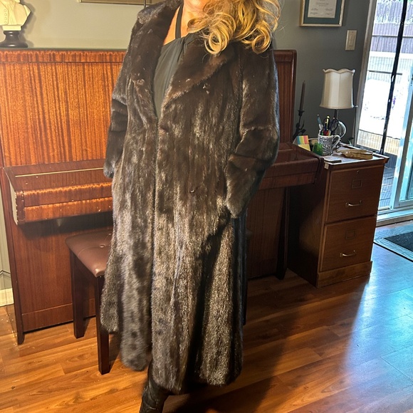 Vintage Holt Renfrew Mink Coat - Picture 3 of 10